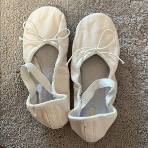 Bloch dance shoes size 1C